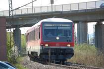 628 424 auf der Werratalbahn nach Coburg( Vor der Stra�enbr�cke teilen sich Stecken nach Hochstadt-Marktzeuln und nach Coburg)