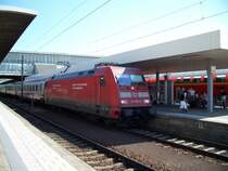 101 058-6 bei der Einfahrt in den Heidelberger HBF. Sie wird in K�rze mit ihrem IC weiter nach Dortmund HBF fahren. Aufgenommen am 14.04.07