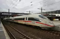 403 028-4  Aachen  steht am 29.10.2016 als ICE555 von Bonn Hauptbahnhof nach Berlin Gesundbrunnen zusammen mit 403 052-4  Mönchengladbach  als ICE545 von Köln Hauptbahnhof in Berlin Gesundbrunnen.