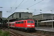 Nachschuss auf die 111 mit 3 n-Wagen als RB33 bei der Einfahrt in Duisburg Hbf.  Leider endet dieser Umlauf Ende des Jahres mit der Umstellung auf Abellio.

Duisburg 15.10.2016