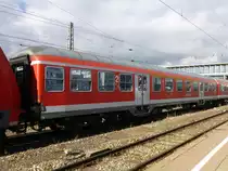 Eines der Letzten noch im Original OFV Designten Wagen im RB von Geislingen Steige.
Am 03.11.2016 in Ulm Hbf