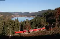 143 810-0 und 143 350-7 mit der RB 17273 (Freiburg(Brsg)Hbf-Seebrugg) bei Bärental 30.10.16