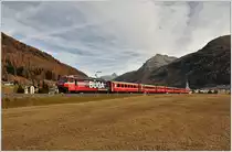 Herbst im Engadin am Eingang zum Val Bever Richtung Spinas. RE1144 mit Ge 4/4 III 646  Sta.Maria/Val Müstair .  (02.11.2016)