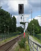 Dieses Signal mit eigenen Pflanzenbewuchs stand am 06.Aug.2016 als Motiv zur Auswahl.
Location war Kottenforst,an der Bahnstrecke Meckenheim-Bonn.