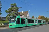 Be 6/8 318, mit einer Teilwerbung für Pro Innerstadt, bedient die Haltestelle der Linie 6 an der Kirche.