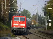 111 156 DB kommt mit dem RE4 von Dortmund-HBf nach Aachen-Hbf und kommt aus Richtung Neuss-Hbf,Mönchengladbach-Hbf,Rheydt-Hbf,Wickrath,Beckrath,Herrath und fährt in Erkelenz ein und fährt dann weiter in Richtung Baal,Hückelhoven-Baal,Brachelen,Lindern,Süggerrath,Geilenkirchen,Frelenberg,Zweibrüggen,Übach-Palenberg,Rimburg,Finkenrath,Hofstadt,Herzogenrath, Kohlscheid,Richterich,Laurensberg,Aachen-West,Aachen-Schanz,Aachen-Hbf.
Aufgenommen vom Bahnsteig 1 in Erkelenz.
Bei Sonnenschein am Nachmittag vom 1.11.2016.