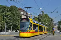Be 6/10 Tango 177, auf der Linie 11, fährt zur Haltestelle am Bahnhof SBB. Die Aufnahme stammt vom 22.09.2016.