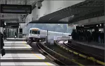 Wiener Hochbahn -

Die Wiener U-Bahnlinie U2 ist über einen Großteil der Strecke als Hochbahn ausgeführt. Es gibt zehn Hochbahnhöfe, eine ebenerdige Station und neun U-Bahnhöfe. Im Bild der Hochbahnhof Donaumarina.

07.10.2016 (M)