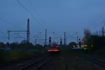 Nachschuss auf den RE8 Verstärker in Grevenbroich. Dadurch das auf Gleis 3 sonst nur Dieseltriebzüge verkehren blitzte es an der Oberleitung kräftig.

Grevenbroich 11.11.16