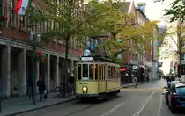 Am 12.11.2016 führte die ZIN (Zukunftsinitiative Innenstadt Neuss) wieder einmal kostenlose Pendelfahrten zwischen Stadthalle und Theodor-Heuss-Platz mit einem historischen Rheinbahn-Triebwagen durch. Auf der Oberstraße fährt Tw 954 in Richtung Stadthalle. Die Linienbezeichnung 16/26 erinnert an die frühere Rundlinie von Düsseldorf nach Neuss (das bis 1968 mit  ß  geschrieben wurde), die  16  verkehrte über die Oberkasseler Rheinbrücke, die  26  über die Südbrücke.