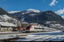Bereits am 12. November gibt es im 2016 erste Schneebilder vom Gotthard! ICN RABDe 500 004  Mani Matter  durchfährt den Bahnhof Airolo.
