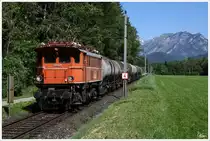 1245.525 rollt mit einem Kesselzug von Trofaiach talwärts.  
St.Peter Freienstein  6_6_2014