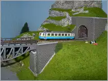 Langsam nimmt nicht nur die Landschaft Gestalt an, sondern auch  Farbe  - mein Ze Bhe 2/4 204 auf Bergfahrt Sommerabschnitt. 
21. Nov. 2016