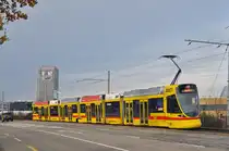 Be 6/10 Tango 179, auf der Linie 11, fährt zur Haltestelle M-Parc. Die Aufnahme stammt vom 13.11.2016.