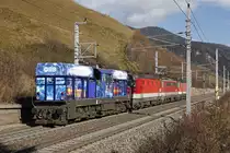 Die Hybrid - Versuchslok 1063.039 wurde am 21.11.2016 am Schluß des Lokzuges 89950 von Mürzzuschlag nach Wien überstellt. Hier zu sehen bei Spital am Semmering.