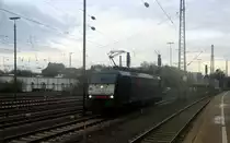 Ein Nachschuss von der 189 288 von der SBB Cargo(International) rangiert in Aachen-West. Aufgenommen vom Bahnsteig in Aachen-West. Bei Wolken am Nachmittag vom 17.11.2016.