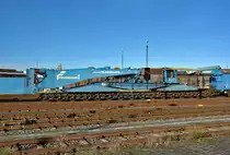 9972 323-3, eine Hälfte des Tragschnabelwagens (Tieflader Spezialwaggon, besteht komplett aus 2 getrennten Teilen) mit 16 Achsen. Betreiber Fa. Felbermayr aus Österreich, im Bf Euskirchen - 18.11.2016