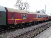 Damit die Teilnehmer im Sonderzug nach Putbus,am 26.November 2016,nicht verhungerten und verdursteten,dafür sorgte der Speisewagen WRm 75 80 88-70 003-7.Aufnahme in Bergen/Rügen.
