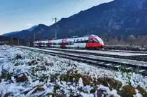 4024 1115-0 fährt als S1 4225 (Friesach - Lienz) in den frostigen Bahnhof Dellach im Drautal ein.
Aufgenommen am 3.12.2016.
