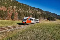 5022 029-0  St. Andrä/Lavanttal  fährt als R 4807 (Villach Hbf - Kötschach-Mauthen) zwischen Waidegg und Kirchbach im Gailtal vorüber.
Aufgenommen am 8.12.2016.