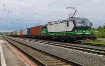 193 224 mit Containerzug in Fahrtrichtung Süden. Aufgenommen in Eichenberg am 27.05.2015.