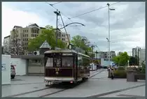 Am 28.12.2016 rollt Wagen 15 der Straßenbahn Christchurch über den Cathedral Square. Der Betrieb auf einem kleinen Rundkurs dient ausschließlich touristischen Zwecken.