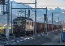 BLS Re 4/4 173 und 188 durchfahren am 28. Januar 2014 die Station Root D4 zwischen Luzern und Rotkreuz. Die von der BLS geführten Schrottzüge von Emmenbrücke in Richtung Italien wurden zwischen Emmenbrücke und Erstfeld jeweils mit je einer Re 4/4 an beiden Enden geführt, da der Zug im Bahnhof Luzern Kopf machen musste. In Erstfeld wurden dann für die Fahrt über die Gotthard-Bergstrecke beide Loks an die Spitze gehängt.