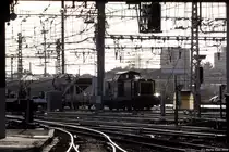 Wirklich überall in Frankreich findet man ex-DB V100-West, m.W. sind über 150 Exemlare der formschönen und robusten Maschinen an unsere westlichen Nachbarn verkauft worden. Und diese stehen nach wie vor im Einsatz. Ein Beispiel hier die aus 212 068 hervorgagangene 182 502 (99 87 9182 502-4) von Pichenot-Bouillé. Schnappschuss vom 15. Januar 2016 im Bahnhof von Bordeaux Saint-Jean.