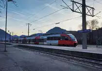 4024 123-4 hält als S1 4209 (Friesach - Lienz) im Bahnhof Greifenburg-Weißensee.
Aufgenommen am 10.12.2016.