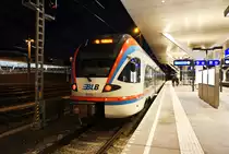Ein ET 133 der BLB hält als S3 5869 (Golling-Abtenau - Freilassing) in Salzburg Hbf,
Aufgenommen am 10.12.2016.