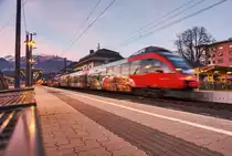 4024 122-6  Sonnenstadt Lienz  fährt als S1 4252 (Lienz - Friesach) aus dem Bahnhof Spittal-Millstättersee aus.
Aufgenommen am 17.12.2016.