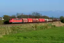 Das war das eigentliche Ziel des Ausflugs nach Rann: Die abendliche Übergabe 56466 von Rosenheim nach München Nord, die in dieser Fahrplanperiode von Loks der Baureihe 151 bespannt wird. Am 20. April 2015 war für diese Aufgabe die 151 045 eingeteilt.