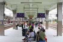 Mittelbahnsteig der Taitung Station am 09.Juni 2014.