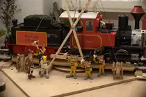 Die Daltons auf der Drehscheibe, schwenken  schnell die Hüte, bevor sie von Luky Luke wieder ins Gefängnis gebracht werden.26.12.2016, 09:20 Uhr