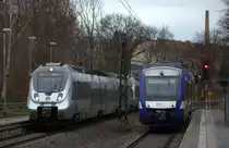 Haltepunkt Halle Steintorbrücke,  die  Hexe  wartet auf die Weiterfahrt nach Goslar, die S3 ist auf dem Wege nach Borna (bei Leipzig) 26.12.2016 14:56 Uhr.