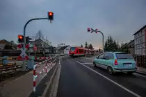 Dies ist der zweite Bahnübergang mit neuer Schrankenanlage in Torgelow Ueckermünder Str., der kurz vor den Weihnachtsfeiertagen freigegeben wurde.  - 24.12.2016
