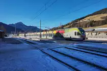 Ein ETR 170 der SAD hält als R 1858, auf der Fahrt von Lienz nach Fortezza/Franzensfeste, im Grenzbahnhof San Candido/Innichen.
Aufgenommen am 23.12.2016.