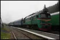 M 62-1466 ist am 13.10.2016 mit einem kurzen Personenzug in Jaremsche angekommen.