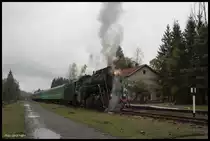 L 3535 hatte am 14.10.2016 im Bahnhof Voronenko einen Aufenthalt und wartet hier auf Gleis 2 auf die Überholung durch einen D 1 Triebwagen in Richtung Rachiv.