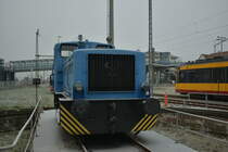 Eine mir unbekannte Diesellok, sämtlicher Herstellerschilder beraubt steht in Sinsheim Hbf auf der Drehscheibe der KEF. Samstag den 31.12.2016 Das Foto entstand legal auf dem Museumsgelände. Es besteht kein Anschluß an die reguläre Bahnanlage im Sinsheimer Hbf mehr.