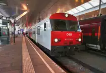 80-73 036-0 steht an der Spitze des IC 611 nach Graz Hbf, in Salzburg Hbf.
Aufgenommen am 29.12.2016.