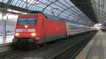101 046-1 hatte am 30.12.2016 die Aufgabe den IC1923 nach Köln zu bringen. Hier zu sehen beim Halt in Berlin Spandau. 
