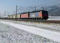 SBB: Offenbar werden ab dem Fahrplanwechsel 2016 Lokzüge in Güterzüge integriert?
Gemischter Güterug vom 3. Januar 2017 mit der Re 620 087  Bischofzell . Abgebügelt mitgeführt wurde die Re 6/6 11617  Heerbrugg .
Foto: Walter Ruetsch