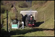l 3535 an der westlichen Tunnelausfahrt bei Kvasy am 14.10.2016.
Der Wachposten war übrigens echt und nicht für unsere Foto Tour gestellt; denn
seit dem Konflikt mit Russland in der Ostukraine werden die meisten Tunnel und Brücken wieder streng bewacht.