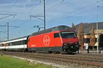 Re 460 049-0 fährt zum Bahnhof Sissach. Die Aufnahme stammt vom 16.11.2015.