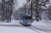 Der ex.Heidelberger GT6 Nr. 48 in der Nähe des Betriebshofes der SRS, 5.1.17. Jede zweite Fahrt wird von einem solchen hochflurigen Fahrzeug durchgeführt.