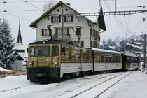 MOB: GDe 4/4 6005 bei der Einfahrt Rougemont kurz vor der Überholung des Regionalzuges am 8. Januar 2017.
Foto: Walter Ruetsch