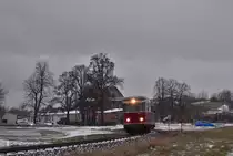 Bei leichtem Schneefall fährt das  Fischstäbchen  187 011-2 als P8951 aus dem Bahnhof Gernrode gen Eisfeldeer Talmühle.

Gernrode 05.01.2017