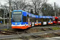 Niederflurwagen 4539 wurde eine neue Ganzgestaltung zum Jubiläum  150 Jahre Kölner Bank eG  angebracht. 
Hier zu sehen auf der Kreuzung Wilhelm-Sollmann-Straße/Neusser Straße am 09.01.2017.

