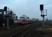 Auf dem Weg nach Köln Deutz/Messe ist am Sonntagnachmittag der 644 531 bei der Einfahrt in Holzheim zu sehen. 8.1.2017